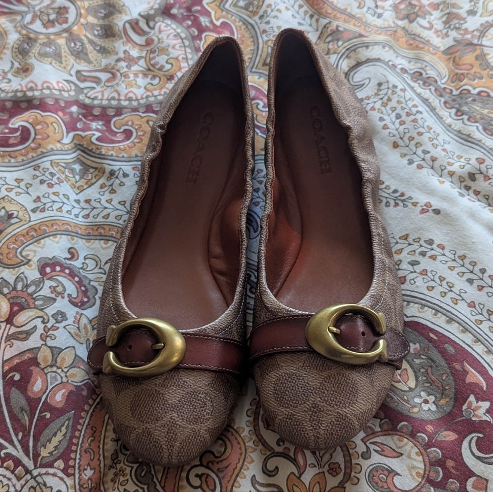 Coach Flats - Picture 3 of 4